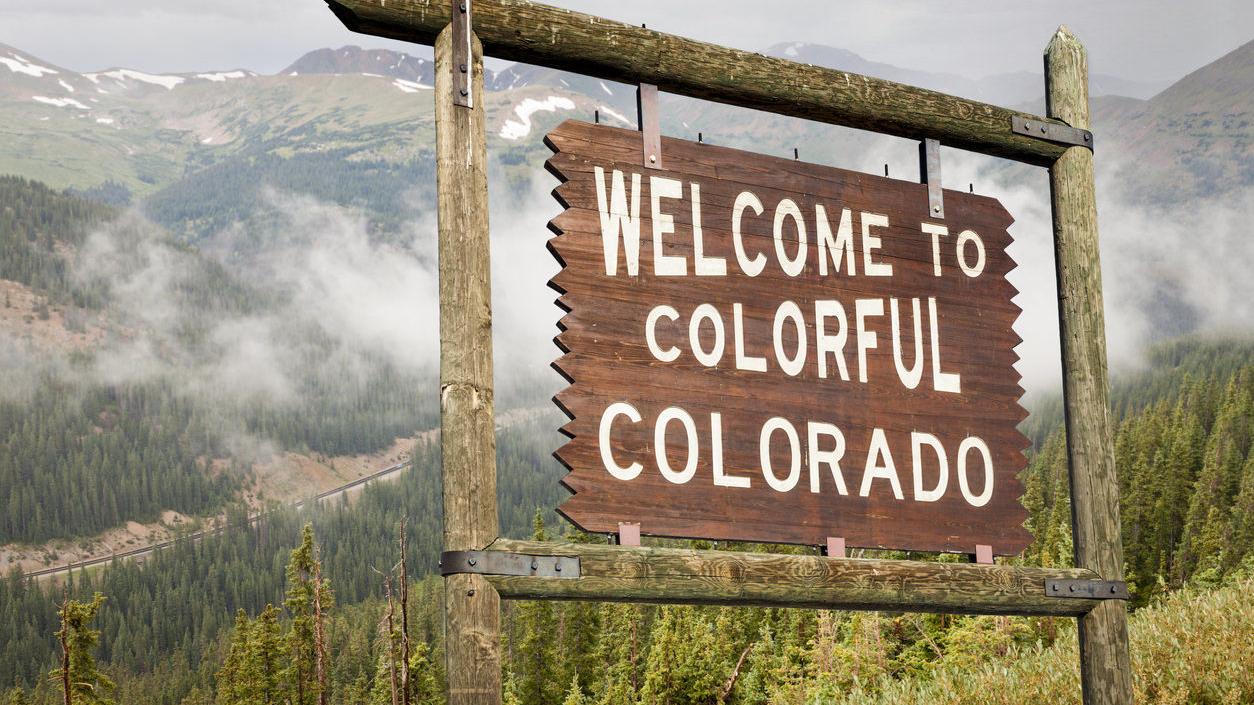 Welcome to Colorado signboard